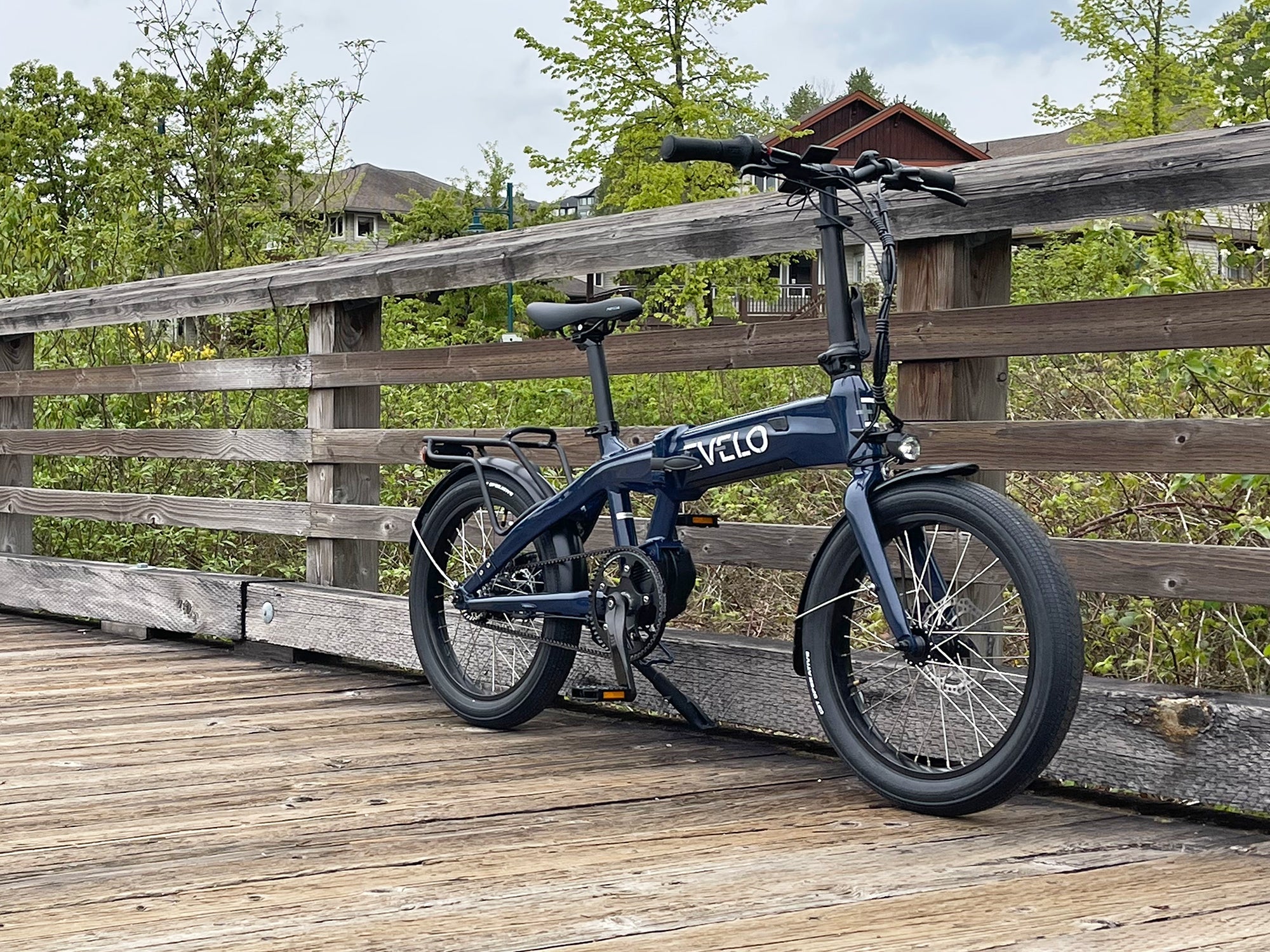 Unleashing Freedom on Two Wheels: Exploring the EVELO Dash Folding Electric Bicycle - EVELO