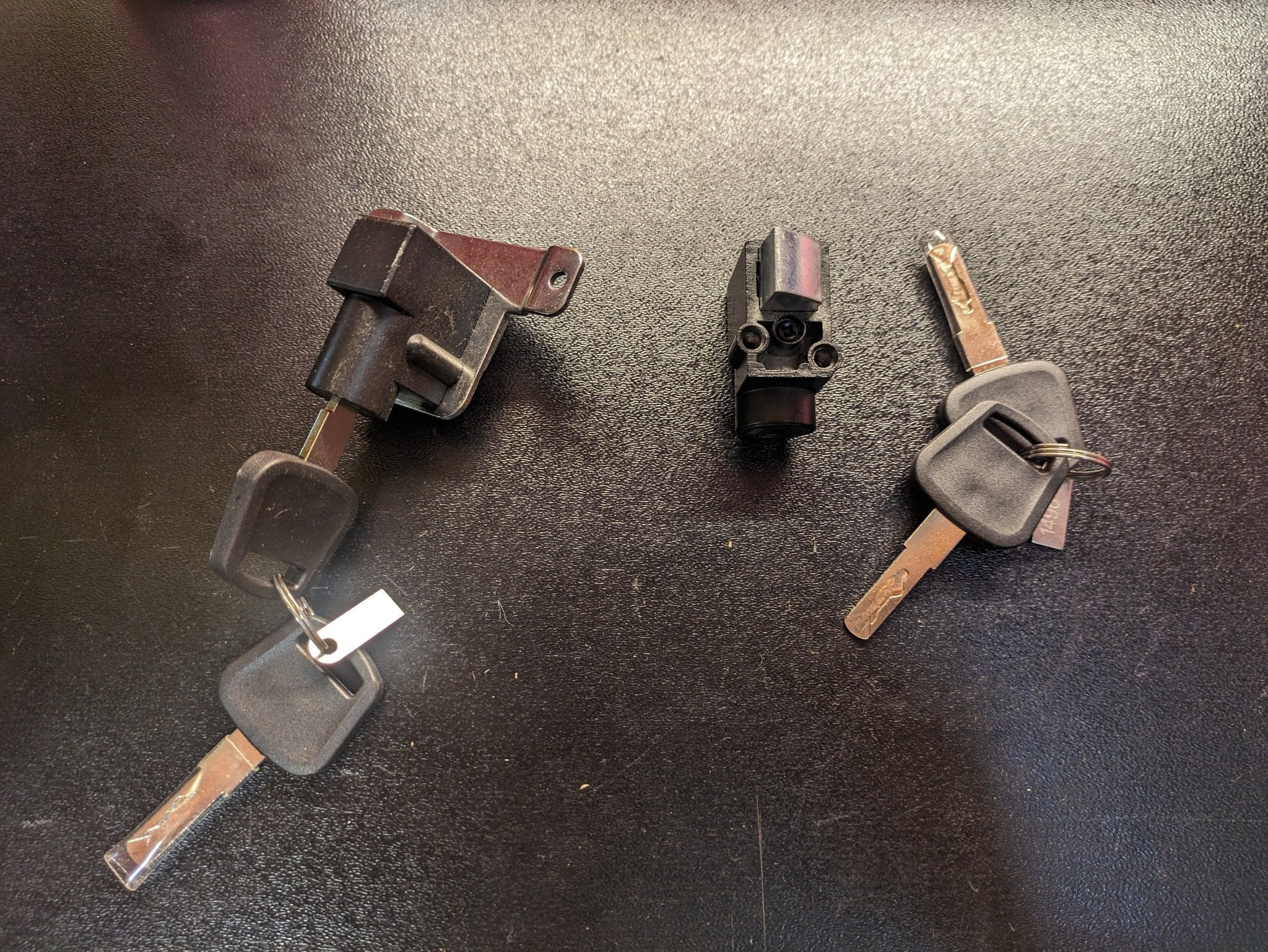 Omega / Atlas Primary battery Lock and Key Set - EVELO